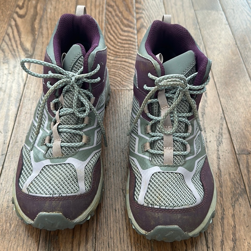 Girls Merrell hiking shoes size 5